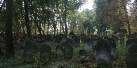 kirkuty-piotrkow-1630484841